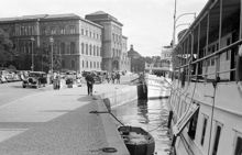 Ångbåtar vid kajen utanför Nationalmuseum
