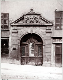 Louis de Geers palats, Götgatan 16, portal