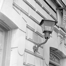 Malmskillnadsgatan 35. Restaurang Oxen-Hungaria. Vägglykta