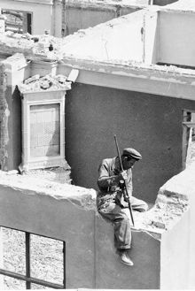 Rivningsarbete vid Sergelgatan 12, året är 1953