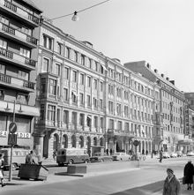 Bonnierhuset och biografen Riviera från Sveavägen