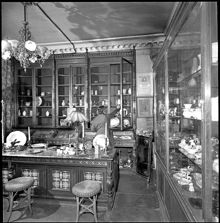 Hamngatan 34. Gamla Tenngjuteriet. Butikens interiör