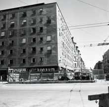 Tunnelbanenedgång station Medborgarplatsen vid Hotell Malmen.