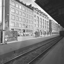 Östra Järnvägsgatan 16, från perrongen på Centralen