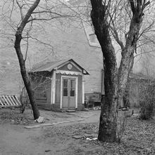 Tjärhovsgatan 32. Lusthus på gården