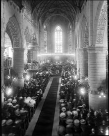 Interiör från Jakobs kyrka med häradshövding G.B.A. Holms jordfästning