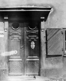 Porten till Brännkyrkagatan 48