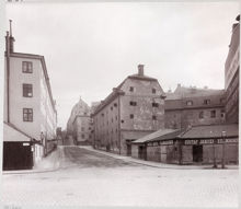 Ragvaldsgatan från Söder Mälarstrand, till höger Gustaf Janse´s sillmagasin.