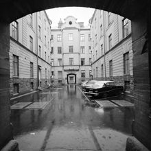 Hantverkargatan 11. Gården mot söder