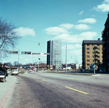 Norra Stationsgatan mot Norrtull, Wenner-Gren Center och Norrtullsgatan