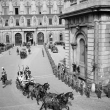 Gustav V:s 90-årsdag, 16 juni 1948. Slottsbacken