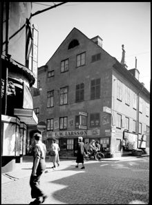 Klarabergsgatan 35. Från hörnet av Klara Norra Kyrkogata