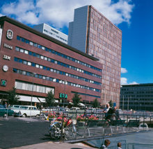 Klarabergsgatan vid Sergels Torg. Varuhuset EPA och femte hötorgshuset