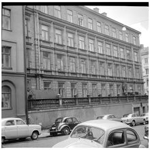 Grev Turegatan med nr 72 till höger