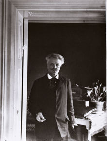 August Strindberg nyinflyttad i Blå tornet