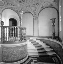 Bünzowska huset, trapphuset, Strandvägen 31