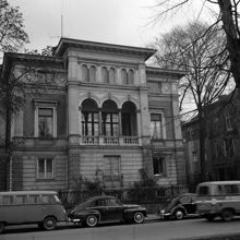 Villagatan 2, fasaden mot Karlavägen