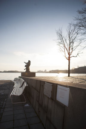 Carl Jonas Love Almqvists litterära skylt på Riddarholmen.