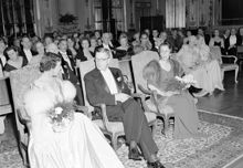 Kronprinsparet samt prinsessan Ingrid besöker en svensk-engelsk högtid på Grand Hotel
