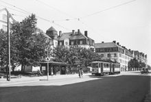 Hägerstensvägen med spårvagnshållplats år 1931