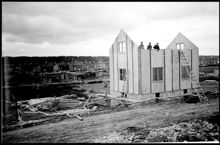 Hus under byggnad i kvarteret Manbyggnaden i Enskedes småstugeområde