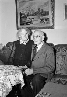 Herr och fru Öfverman firar diamantbröllop. Interiör