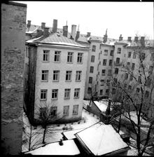 Brahegatan 47-49. Wallenbergs villa. Vy mot gårdshus
