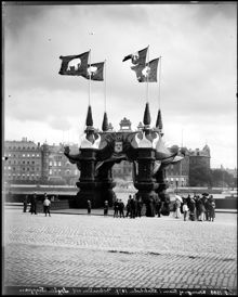 Triumfport vid Skeppsbron under Stockholmsutställningen 1897