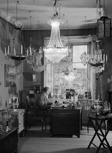 Mäster Samuelsgatan 40. Harry Nordensons belysningsarmatur. Här går numera Sveavägen norr om Sergels Torg