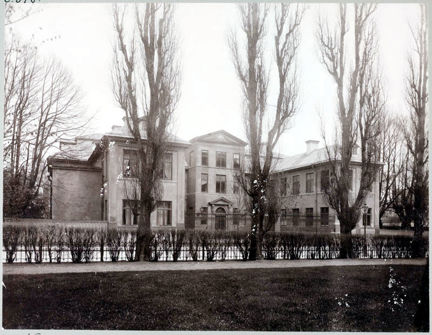 Drottninggatan 110, s.k. Spökslottet