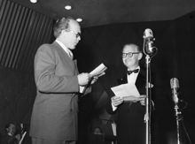 Karlaplan 4, Radiotjänst/Karlaplansstudion. Cello (Olle Carle) och Kar de Mumma (t.h.) (Erik Zetterström) i bandupptagning