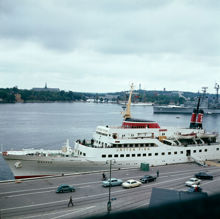 Passagerarbåten Jätten Finn vid kaj i Stadsgårdshamnen