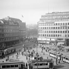 Norrmalmstorg och Hamngatan västerut