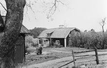 Bostadshus vid Hjulsta gård.