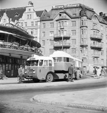 Norra Bantorget, Semi-trailerbussen i trafik på premiärdagen
