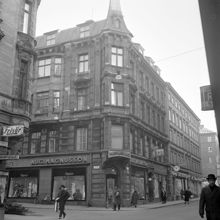 Kvarteret Skvalberget i hörnet Humlegårdsgatan och Brahegatan