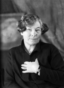 Porträtt av konstnären Maja Fjæstad