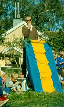 Barnens ö: Man håller tal