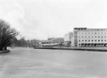 Utsikt norrut från Stadshusbron mot Klara Sjö och Stockholms Bangårdspostkontor (rivet 1983)