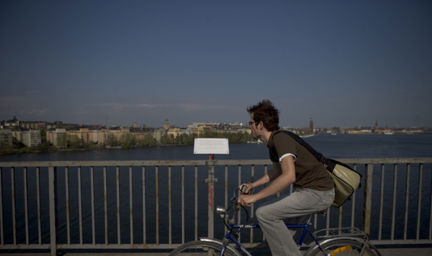 Eyvind Johnsons litterära skylt på Västerbron.