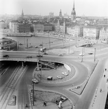 Utsikt över Slussen mot Gamla Stan med Kornhamnstorg, Slussterrassen och Slussplan