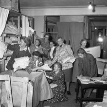 Rädda barnens kläddepå. Packning av kläder till Ungern