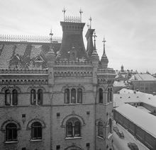 Artillerigatan 12 i hörnet av Riddargatan