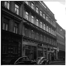 Grev Turegatan, nr 32 i mitten