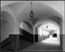 Interiör med korridor i Östermalms läroverk vid Karlavägen