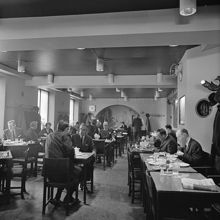 Stureplan 6. Restaurang Sturehof