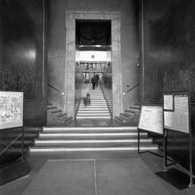 Stockholms Stadsbibliotek. Entré 201 mot väster