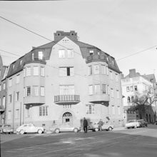 Östermalmsgatan 21, t.h. Uggelviksgatan 3