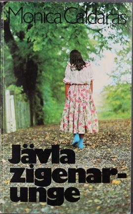 Tryckt folder om romsk kvinnas barndom