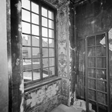 Slottsbacken 4. Tessinska palatset. Ursprungliga dekoren i smygen framtagen